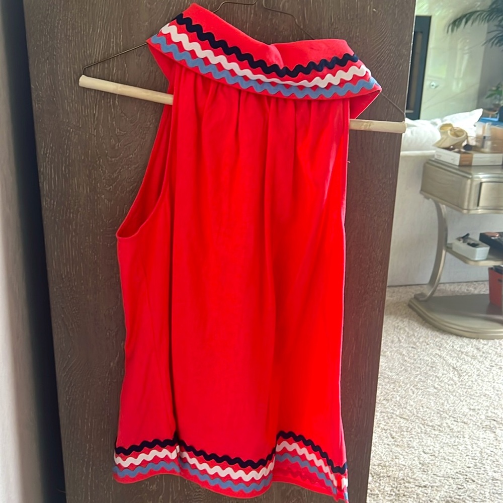 NWT Sail to Sable size M coral blouse with Ric-Rac trim & signature gold buttons